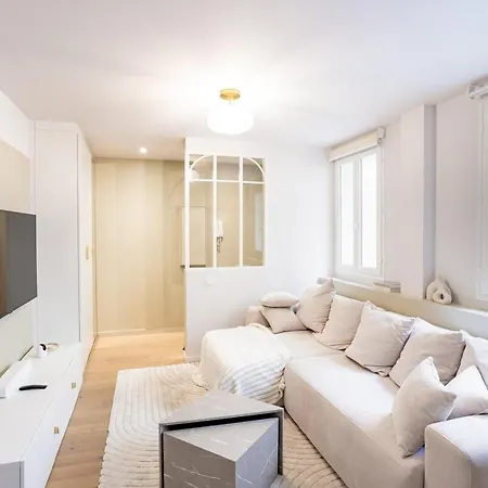 Le Louvre A 2 Minutes - Ascenseur - Parking Apartment *
